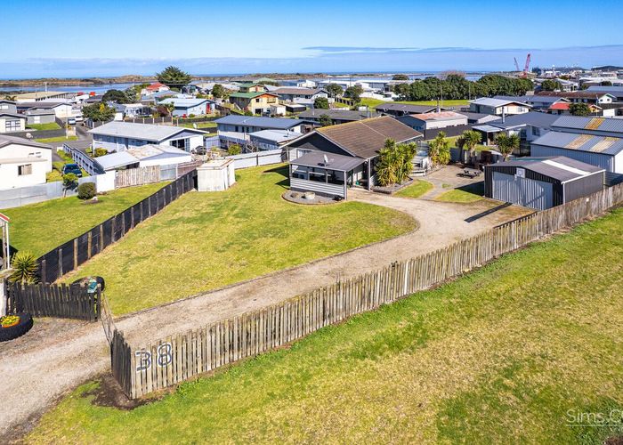 at 38 Tongariro Street, Castlecliff, Whanganui, Manawatu / Whanganui