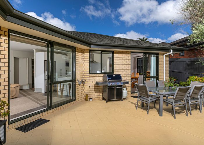  at 4 Louvain Place, Greenhithe, Auckland