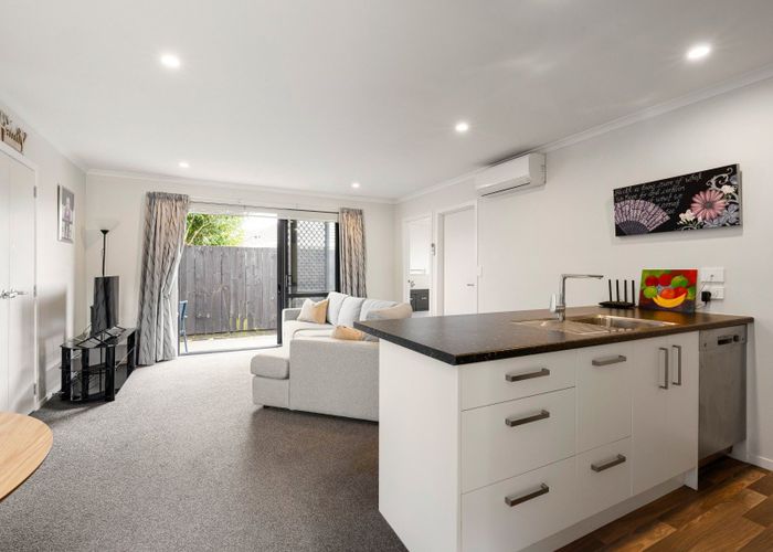  at 2/21 Fifth Avenue, Enderley, Hamilton, Waikato