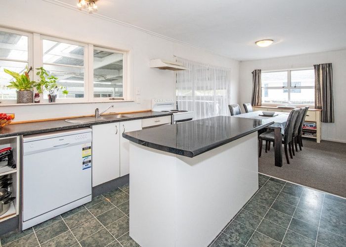  at 58 Hallberry Road, Mangere East, Auckland