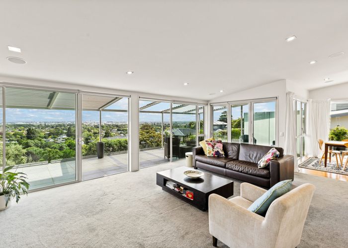  at 27 Glenelg Spur, Hillsborough, Christchurch