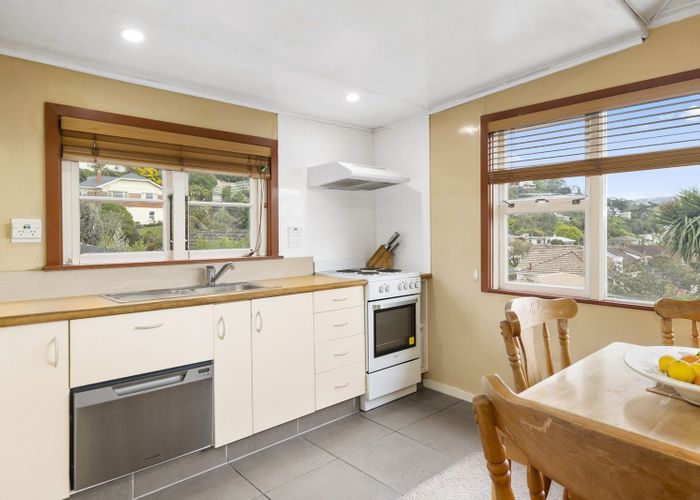  at 38 Cliffs Road, Saint Clair, Dunedin