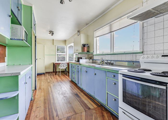  at 19 Patricia Avenue, Hamilton East, Hamilton