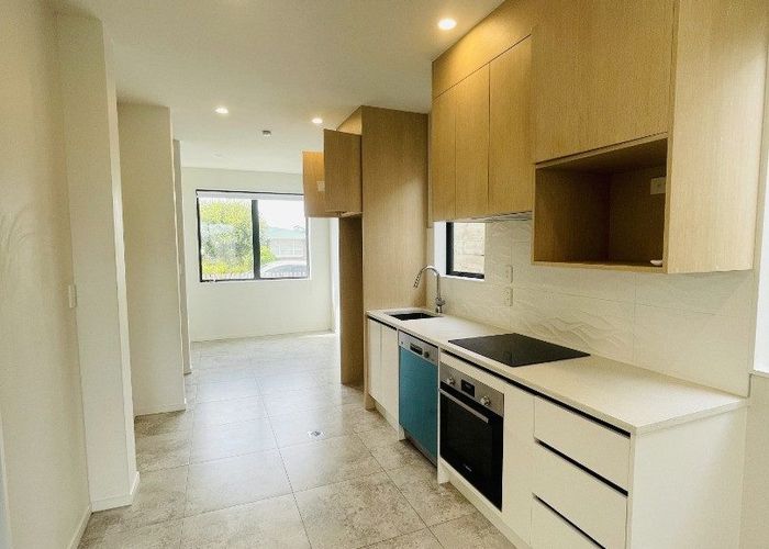  at 5/1 Sylvan Crescent, Te Atatu South, Waitakere City, Auckland