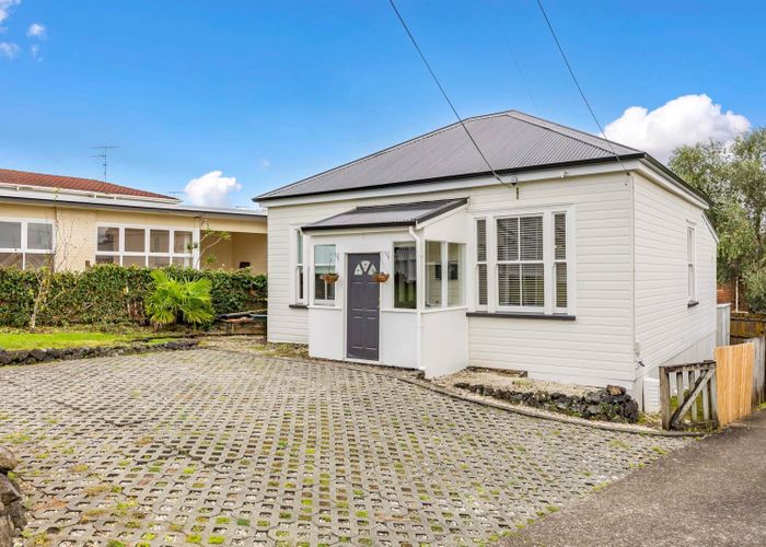  at 1/72 Gladstone Road, Northcote, North Shore City, Auckland