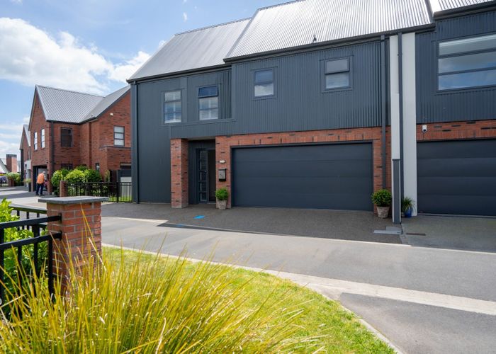  at 9 Garland Lane, Leamington, Cambridge
