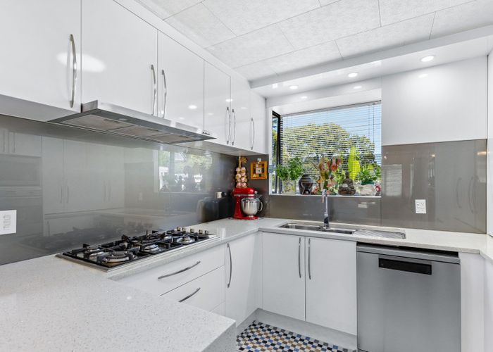  at 15 Marinich Drive, Ranui, Waitakere City, Auckland