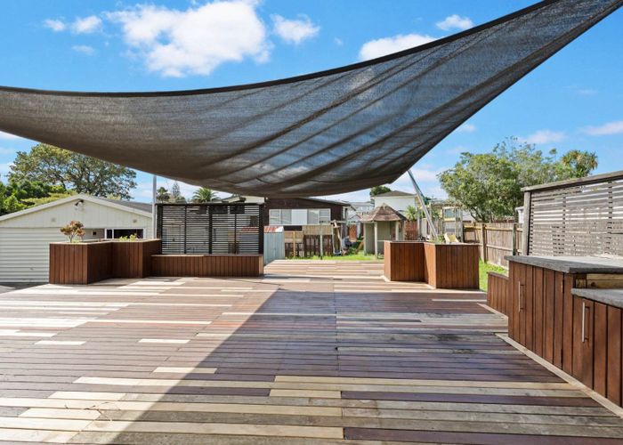  at 41 Thornlow Street, Glendene, Waitakere City, Auckland