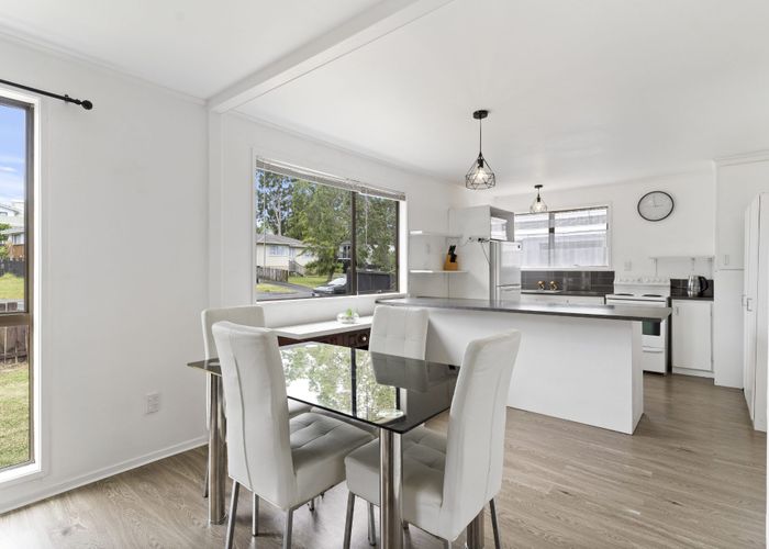  at 21 Fitzherbert Avenue, West Harbour, Auckland