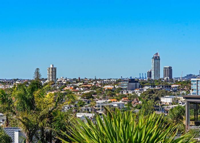  at 1/14 Marama Street, Castor Bay, Auckland