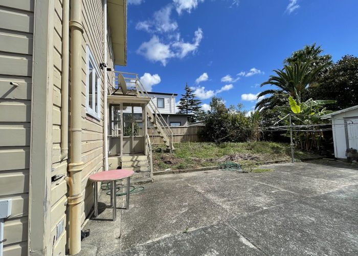  at 2/246 Mount Albert Road, Sandringham, Auckland City, Auckland