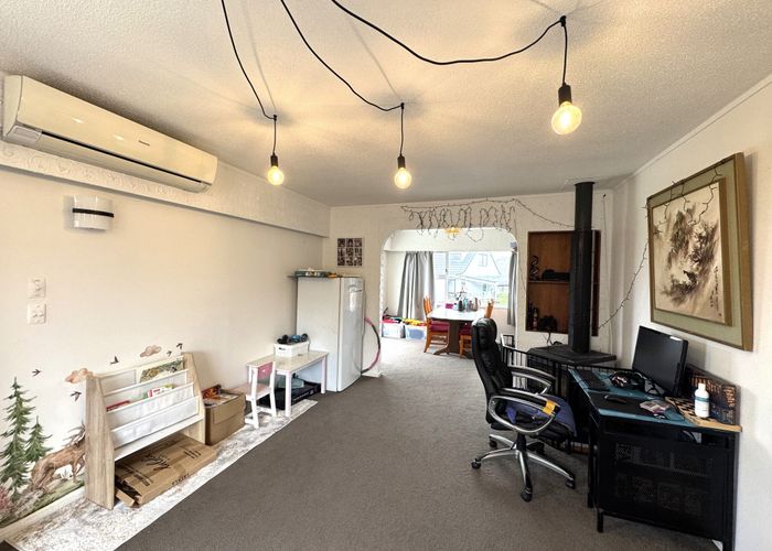  at 26 Cyclarama Crescent, Massey, Waitakere City, Auckland