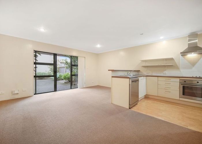  at 2/17 Harbour View Road, Te Atatu Peninsula, Waitakere City, Auckland