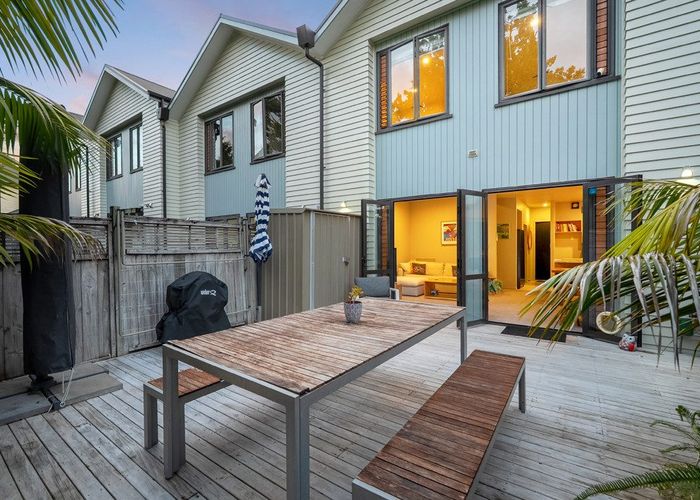  at 8/11 The Avenue, Albany, North Shore City, Auckland