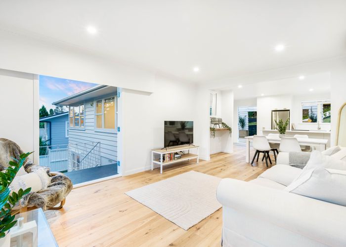  at 8 Daffodil Street, Titirangi, Auckland
