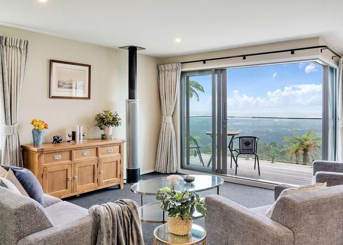  at 23 Quinns Road, Waiatarua, Waitakere City, Auckland