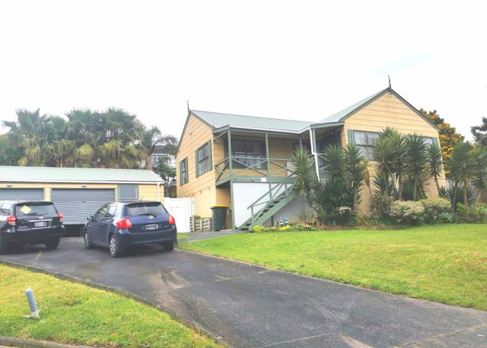  at 17 Palmetto Place, Goodwood Heights, Manukau City, Auckland