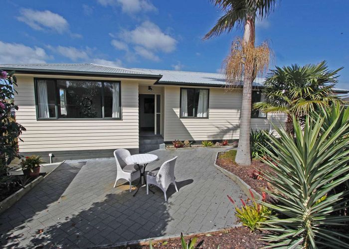  at 16 Ussher Place, Pakuranga Heights, Manukau City, Auckland