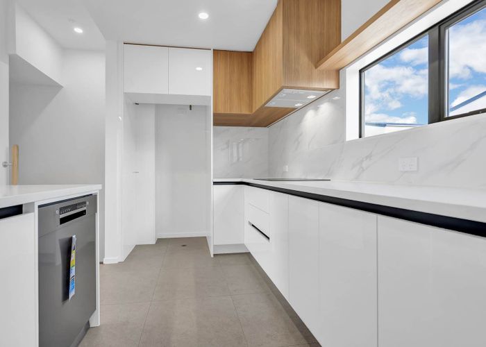  at 15 Papatahi Lane, Flat Bush, Manukau City, Auckland