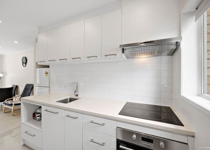  at 2/30 Don Croot Street, Morningside, Auckland City, Auckland