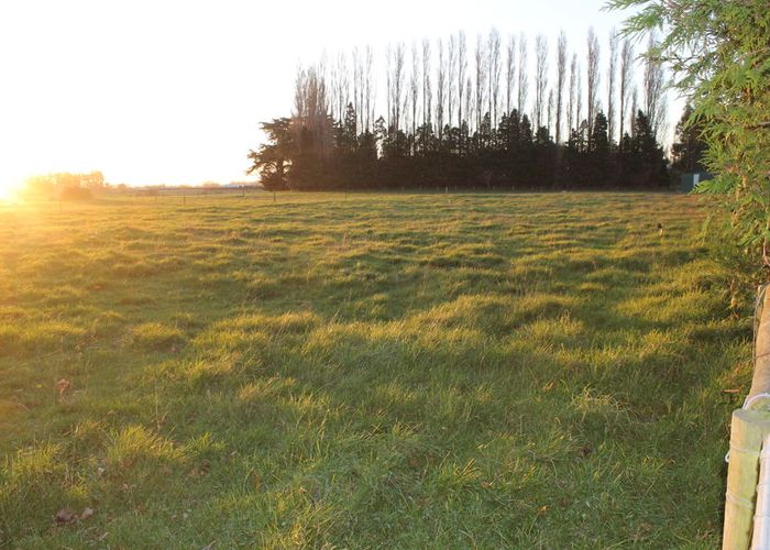  at 15 Toogood Road, Thomsons Crossing, Winton