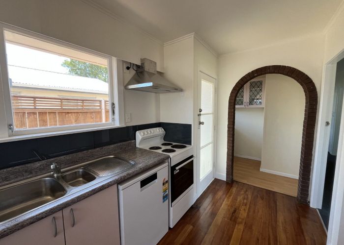  at 18 Chelmsford Street, Silverdale, Hamilton, Waikato