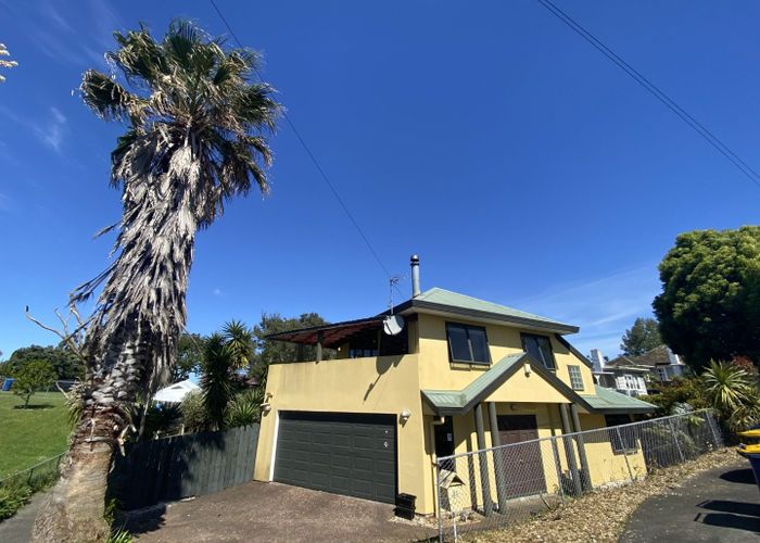  at 33 Vanguard Road, Kelston, Waitakere City, Auckland