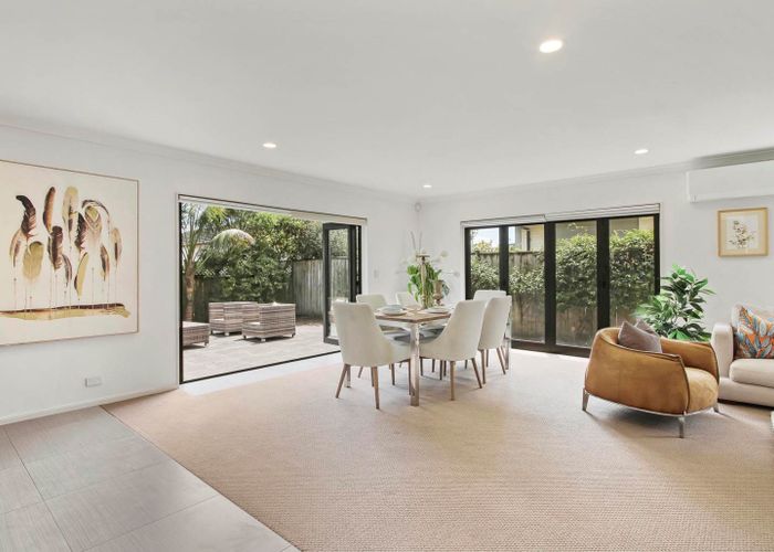 at 9 Wye Oak Drive, Schnapper Rock, Auckland