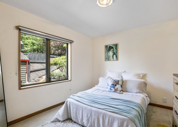  at 3/8 Roscoe Terrace, Wadestown, Wellington