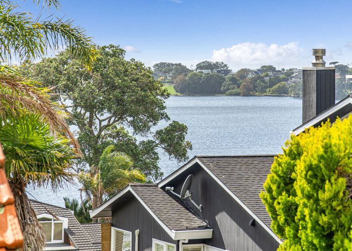  at 2/29 Lake Pupuke Drive, Takapuna, North Shore City, Auckland