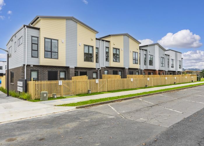  at 18/35 Young Crescent, Drury, Papakura, Auckland