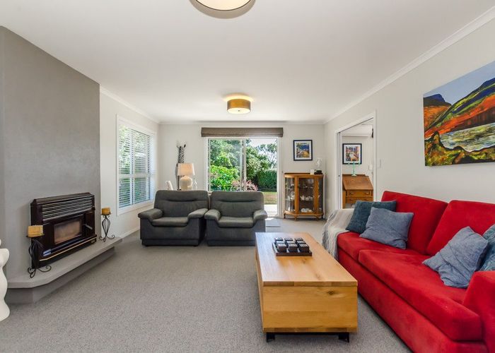  at 44 Rewarewa Crescent, Waikanae