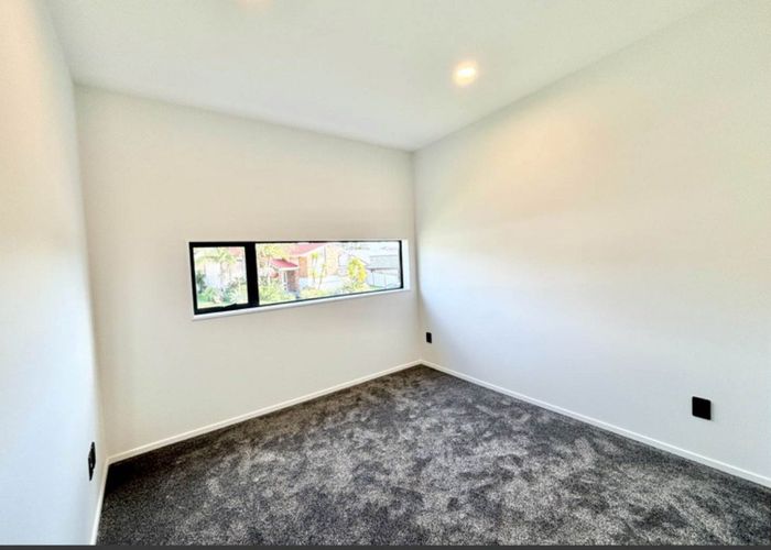  at 2 Embling Place, Eastern Beach, Manukau City, Auckland