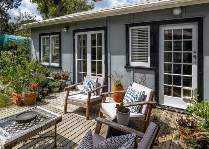  at 1 Crescent Road West, Palm Beach, Waiheke Island, Auckland