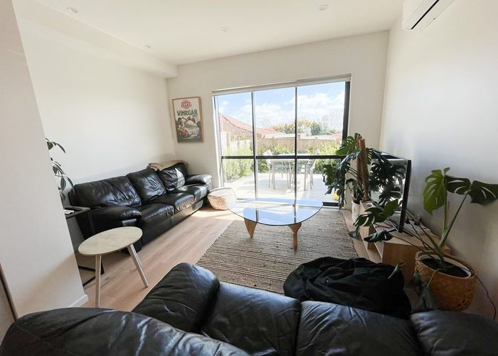  at 4/60 Highland Park Drive, Highland Park, Auckland