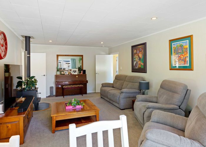  at 6 Anzac Road, Otaki