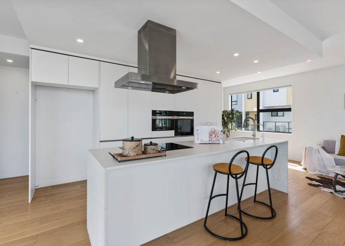  at 952A  East Coast Road, Northcross, North Shore City, Auckland