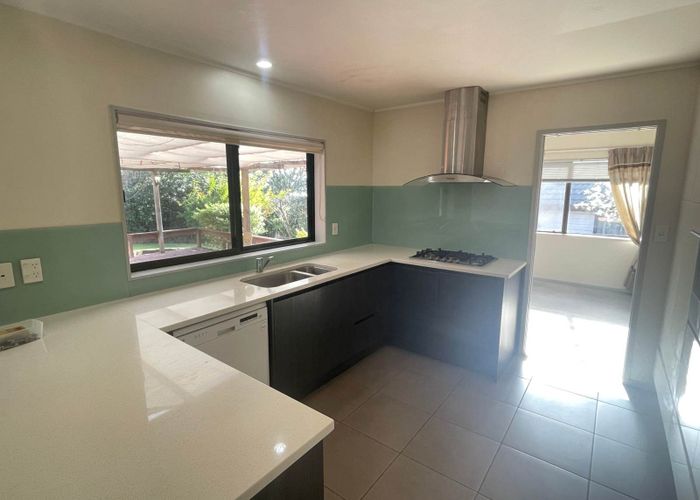  at 9 Drysdale Place, Somerville, Manukau City, Auckland
