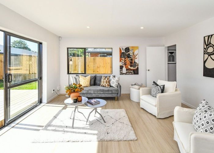  at 6 Morewood Lane, Favona, Auckland