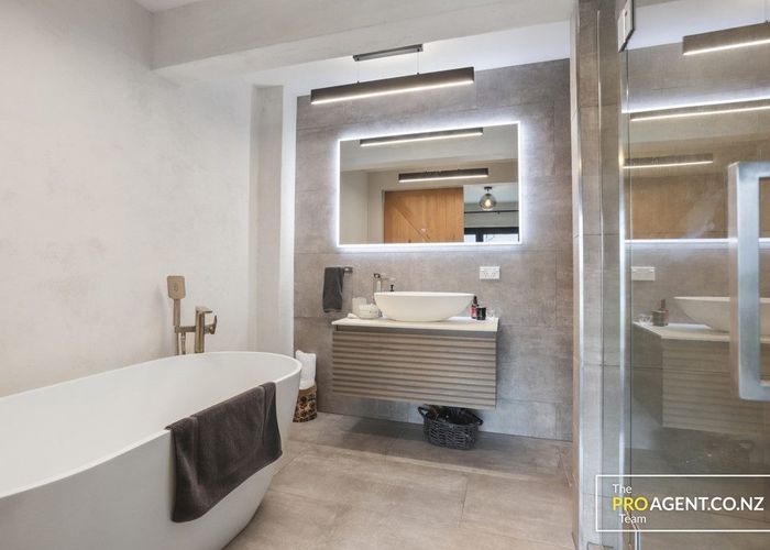  at 442 Huia Road, Laingholm, Auckland