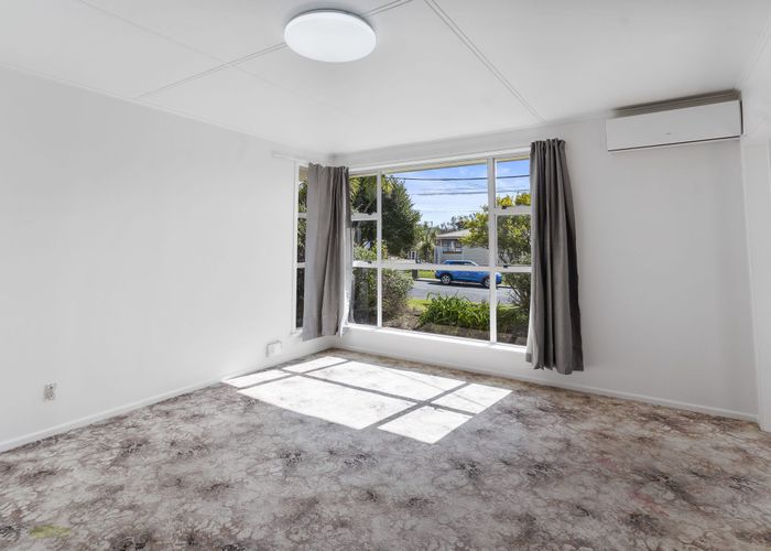  at 5 Westall Road, New Lynn, Auckland