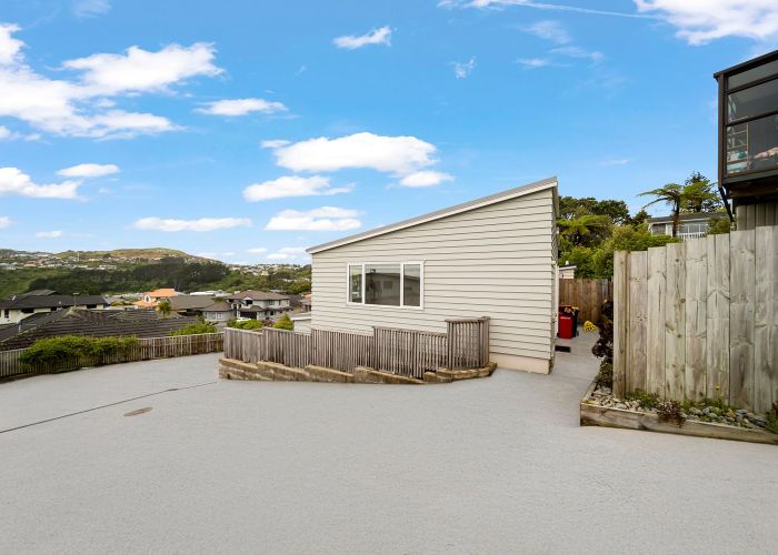  at 3A Hillview Crescent, Paparangi, Wellington, Wellington