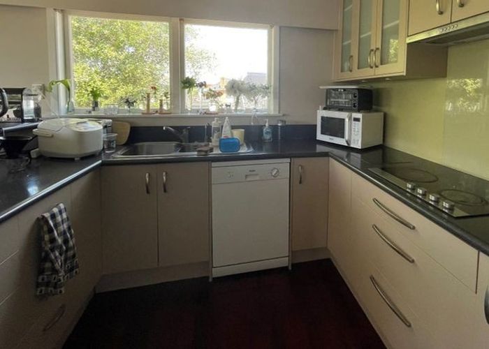  at 129  Forrest Hill Road, Forrest Hill, North Shore City, Auckland