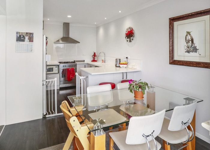  at 2/51 Omana Road, Papatoetoe, Manukau City, Auckland