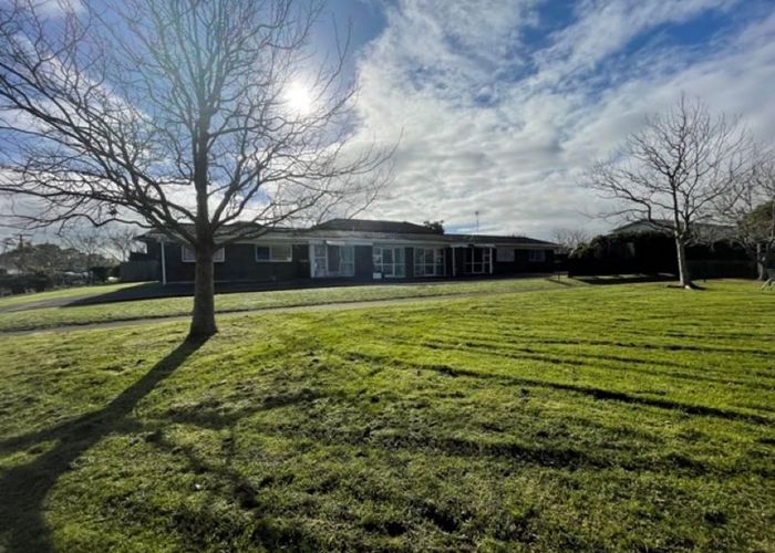  at 1/77 Tiraumea Drive, Pakuranga, Manukau City, Auckland