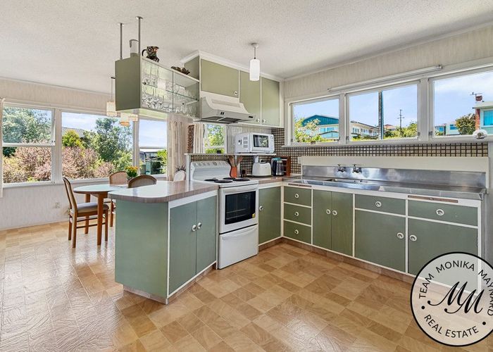  at 38 Mcfadzean Drive, Blockhouse Bay, Auckland City, Auckland