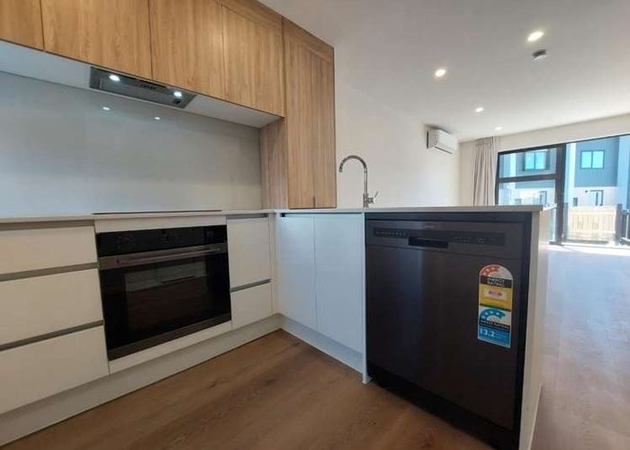  at 6 Selo Street, Glen Eden, Waitakere City, Auckland
