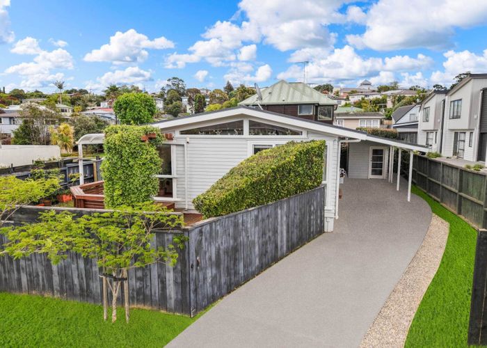  at 1/1 Tyne Road, Forrest Hill, North Shore City, Auckland