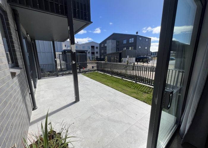  at 2/8 Glidepath Road, Hobsonville, Waitakere City, Auckland