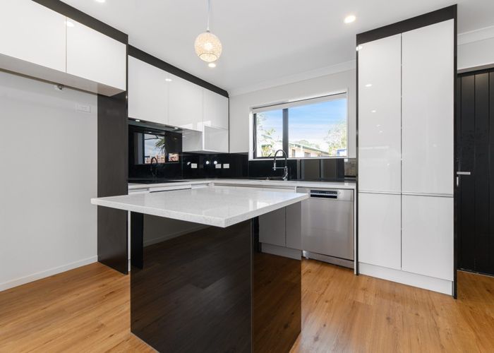  at 36F Seymour Road, Sunnyvale, Auckland